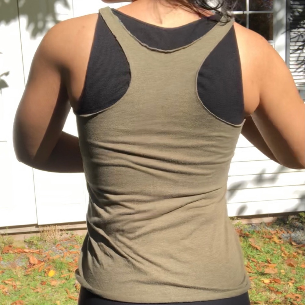 3 REEBOK Racerback Tank-Tops! - Picture 2 of 3